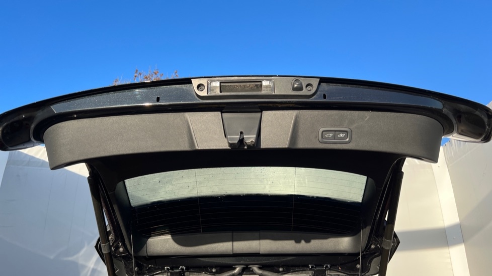 Used Volvo XC40 2023 for sale - 76872738: Photo 43