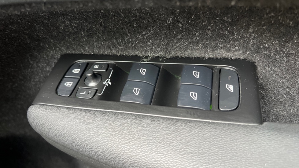 Used Volvo XC40 2020 for sale - 76871701: Photo 30