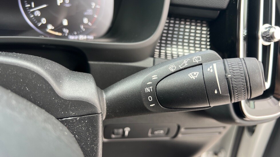 Used Volvo XC40 2021 for sale - 76630257: Photo 29