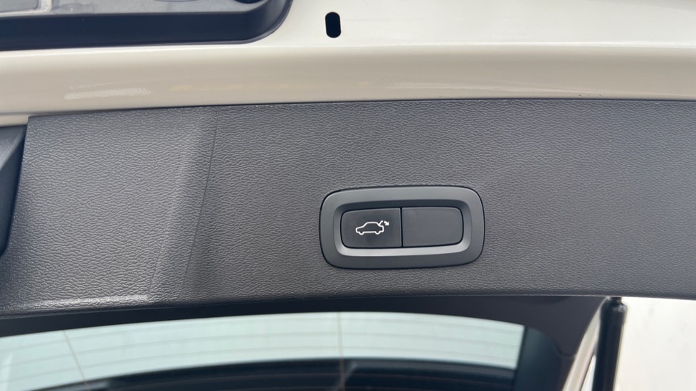 Used Volvo XC40 2021 for sale - 76630257: Photo 44