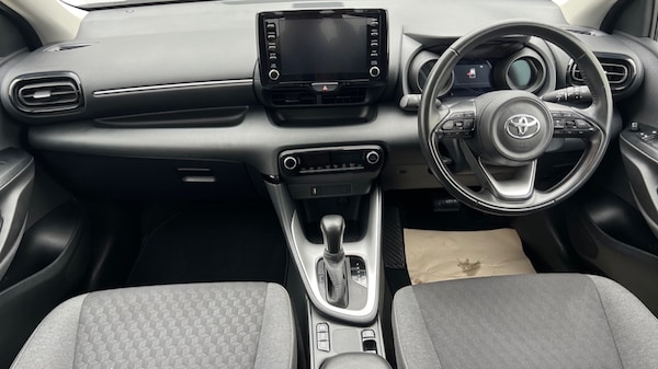 Used Toyota Yaris 2022 for sale - 76297456: Photo 11