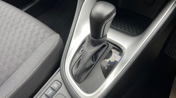 Used Toyota Yaris 2022 for sale - 76297456: Photo 26