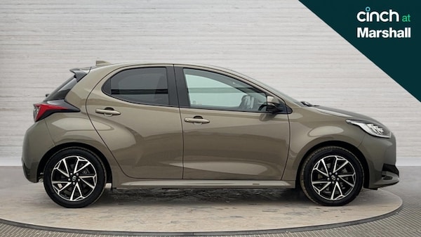 Used Toyota Yaris 2022 for sale - 76297456: Photo 2