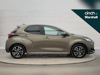 Used Toyota Yaris 2022 for sale - 76297456: Photo 2