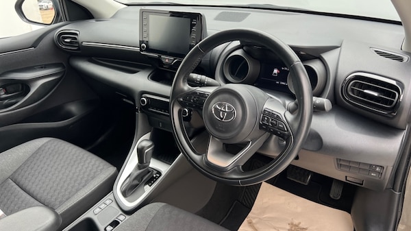 Used Toyota Yaris 2022 for sale - 76297456: Photo 9