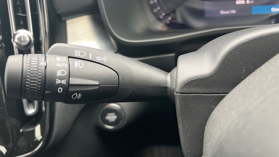 Used Volvo XC40 2025 for sale - 76146192: Photo 28