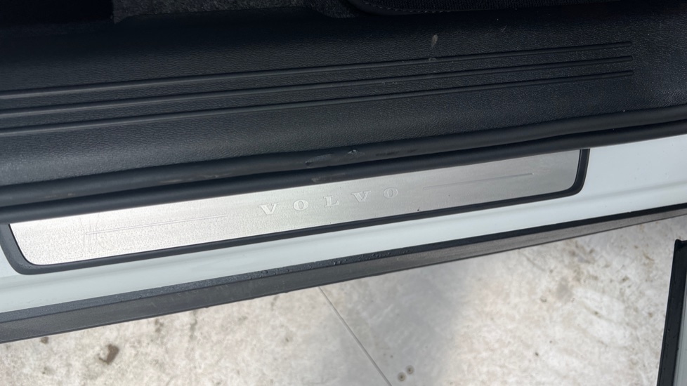 Used Volvo XC40 2025 for sale - 76146192: Photo 38