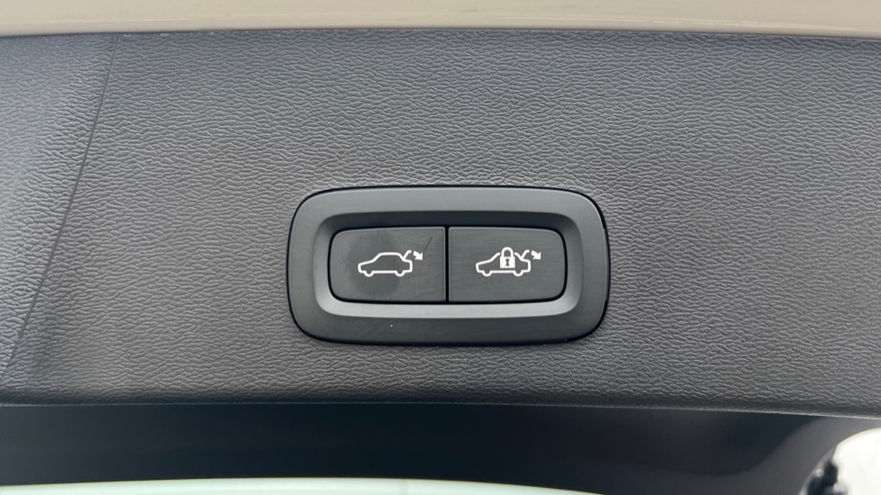 Used Volvo XC40 2025 for sale - 76146192: Photo 44