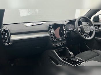 Used Volvo XC40 2025 for sale - 76146192: Photo 4