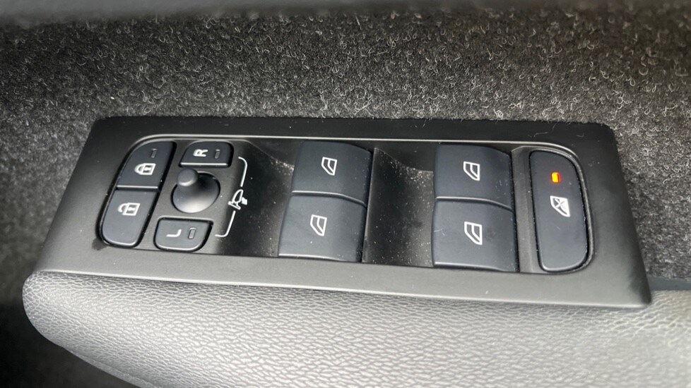 Used Volvo XC40 2021 for sale - 77021870: Photo 30