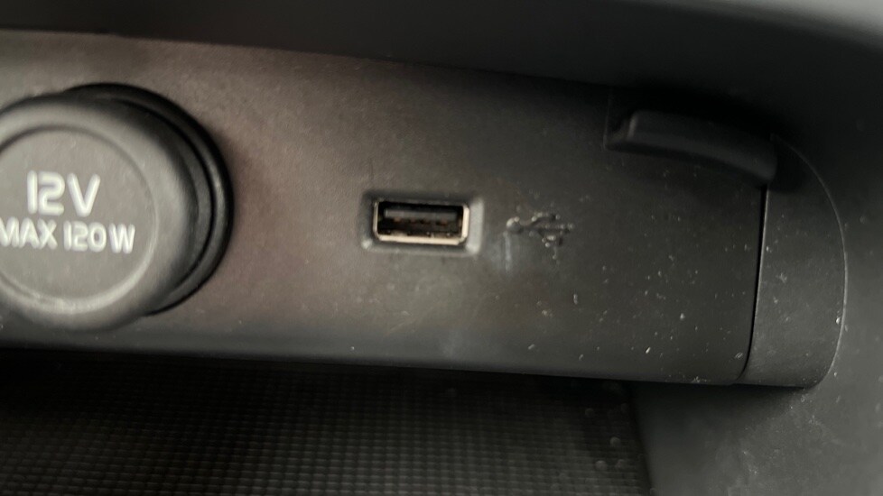 Used Volvo XC40 2021 for sale - 77021870: Photo 41