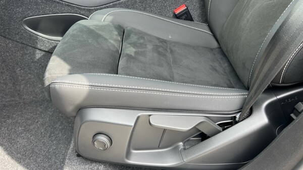 Used Volvo XC40 2024 for sale - 75501699: Photo 32
