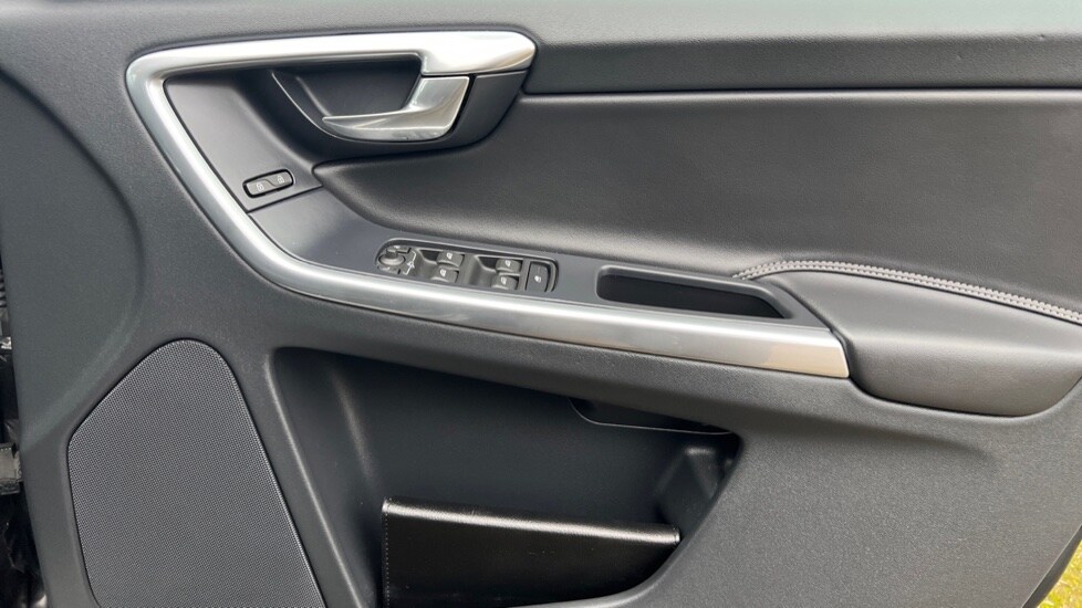 Used Volvo XC60 2015 for sale - 77047695: Photo 15