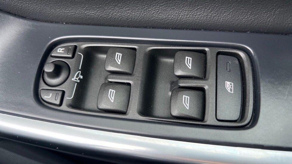 Used Volvo XC60 2015 for sale - 77047695: Photo 30