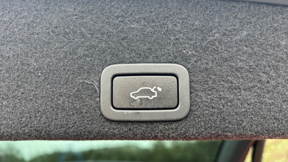 Used Volvo XC60 2015 for sale - 77047695: Photo 44