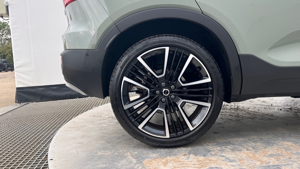 Used Volvo XC40 2025 for sale - 76112031: Photo 16