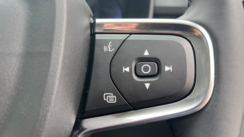 Used Volvo XC40 2025 for sale - 76112031: Photo 19
