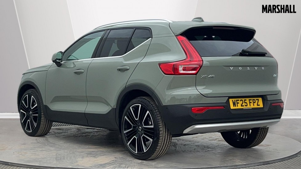 Used Volvo XC40 2025 for sale - 76112031: Photo 2
