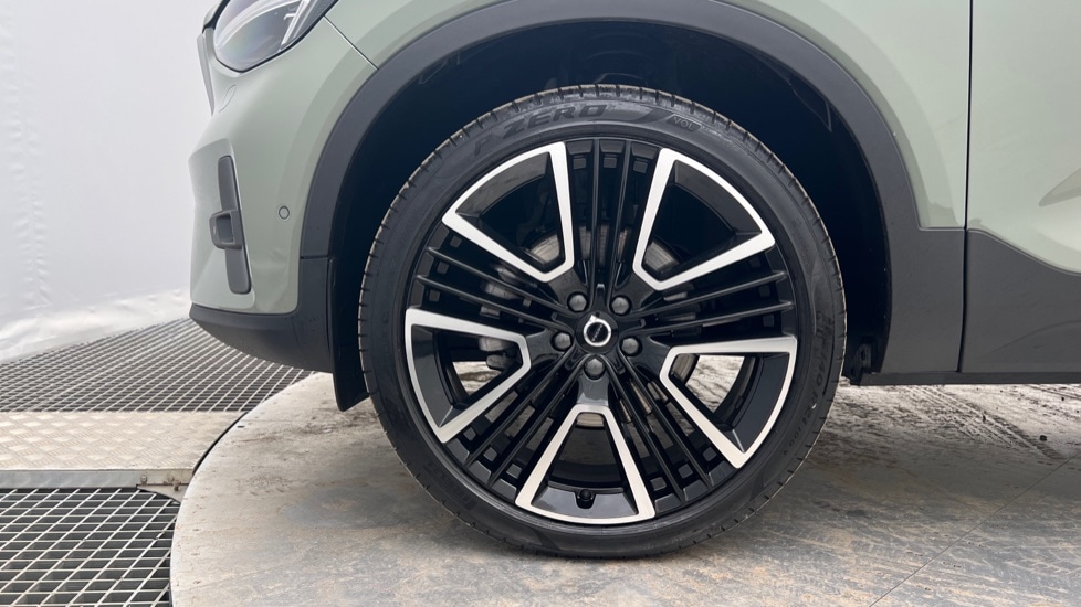 Used Volvo XC40 2025 for sale - 76112031: Photo 24