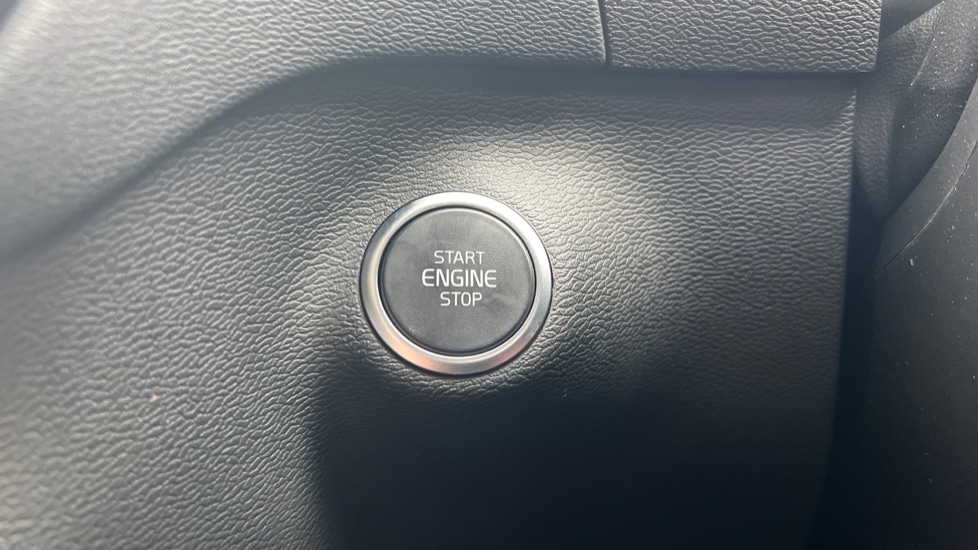 Used Volvo XC40 2025 for sale - 76112031: Photo 27