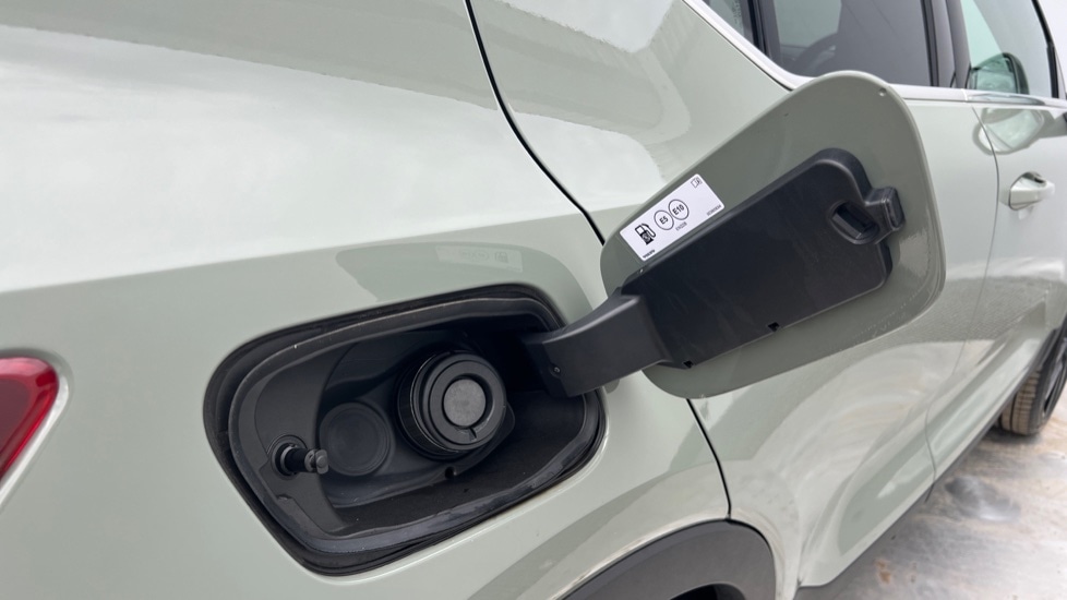 Used Volvo XC40 2025 for sale - 76112031: Photo 38