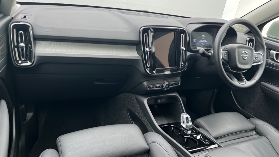 Used Volvo XC40 2025 for sale - 76112031: Photo 4