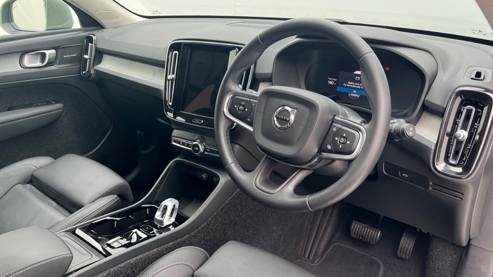 Used Volvo XC40 2025 for sale - 76112031: Photo 5