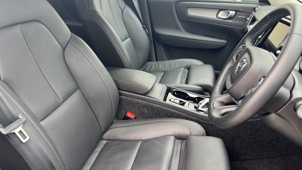 Used Volvo XC40 2025 for sale - 76112031: Photo 9