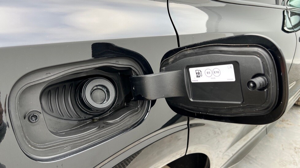 Used Volvo XC60 2021 for sale - 76203740: Photo 36