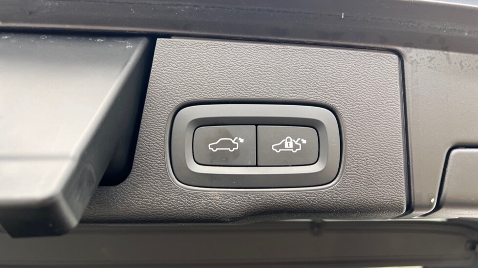 Used Volvo XC60 2021 for sale - 76203740: Photo 44