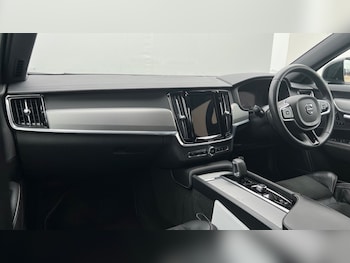 Used Volvo V90 2022 for sale - 76241491: Photo