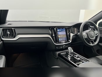 Used Volvo V60 2022 for sale - 76241712: Photo