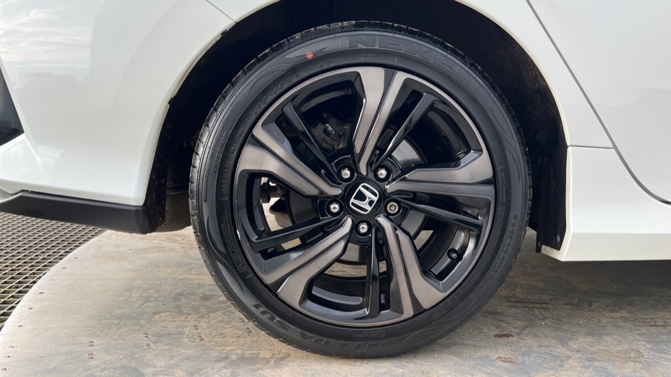 Used Honda Civic 2018 for sale - 76977689: Photo 19