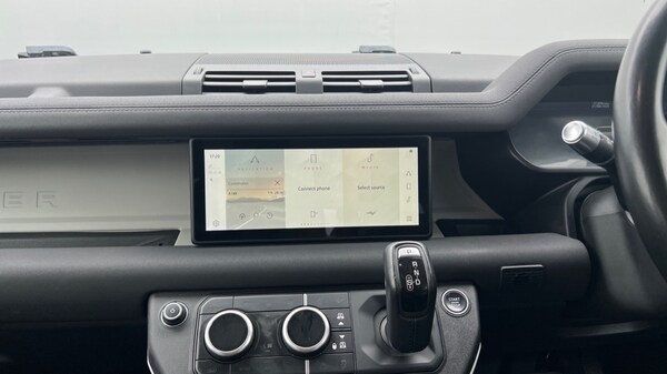 Used Land Rover Defender 2021 for sale - 75618616: Photo 12