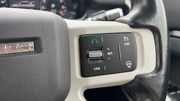 Used Land Rover Defender 2021 for sale - 75618616: Photo 21