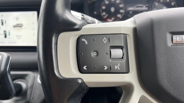 Used Land Rover Defender 2021 for sale - 75618616: Photo 22