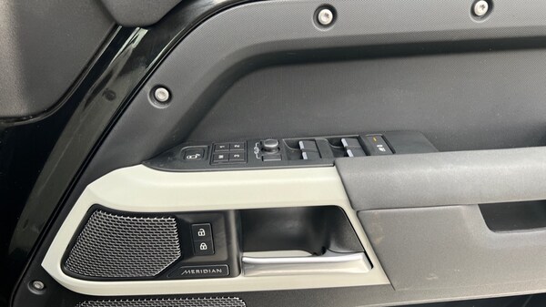 Used Land Rover Defender 2021 for sale - 75618616: Photo 27