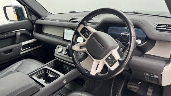 Used Land Rover Defender 2021 for sale - 75618616: Photo 9