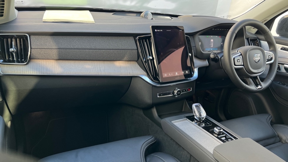 Used Volvo XC90 2025 for sale - 76817661: Photo 4