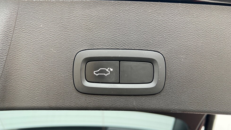 Used Volvo XC40 2020 for sale - 76241644: Photo 43