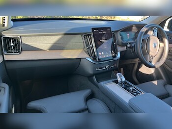 Used Volvo XC90 2025 for sale - 76948418: Photo