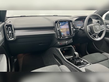 Used Volvo XC40 2024 for sale - 75943467: Photo