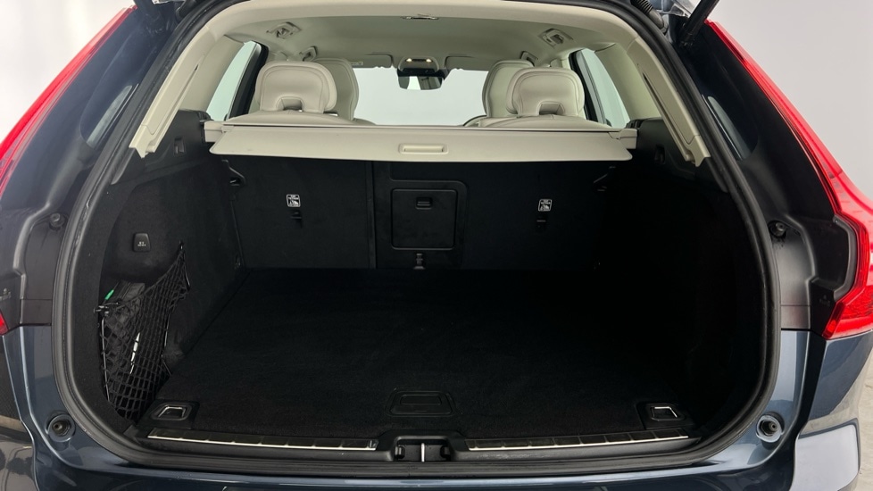 Used Volvo XC60 2021 for sale - 76493949: Photo 5