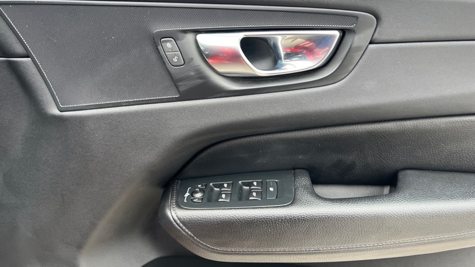 Used Volvo XC60 2021 for sale - 76894567: Photo 15