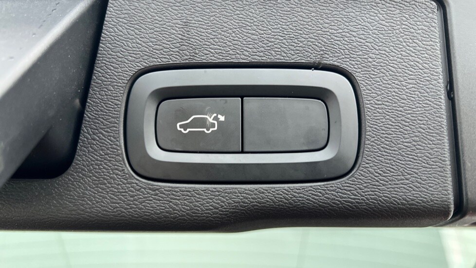 Used Volvo XC60 2021 for sale - 76894567: Photo 43