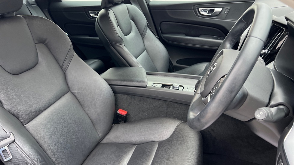 Used Volvo XC60 2021 for sale - 76894567: Photo 9