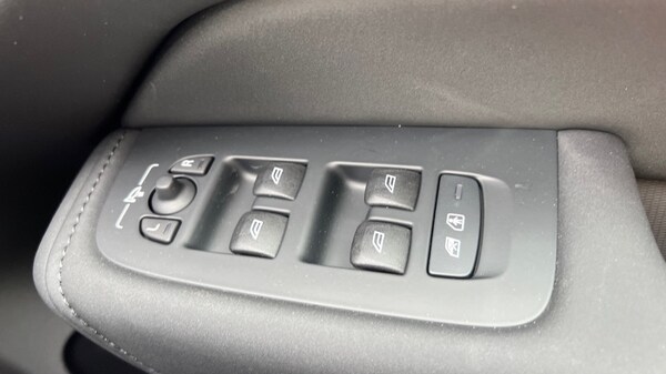 Used Volvo XC60 2025 for sale - 76217153: Photo 30