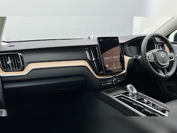 Used Volvo XC60 2025 for sale - 76217153: Photo 4