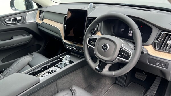 Used Volvo XC60 2025 for sale - 76217153: Photo 5