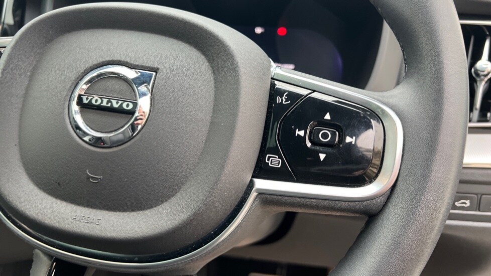 Used Volvo XC60 2021 for sale - 76870089: Photo 19